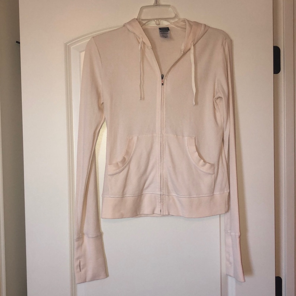 Patagonia zip up hoodie worn only once! Small